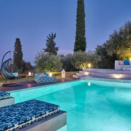 Castelletto Heated Pool Jacuzzi וילה *