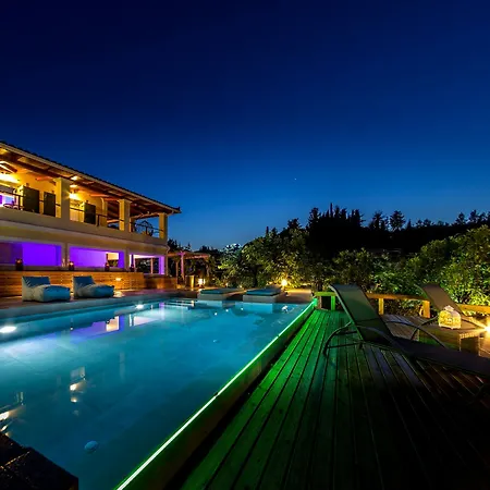 Castelletto Heated Pool Jacuzzi Villa